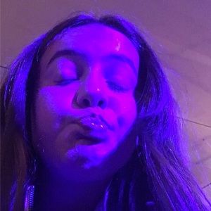 Meet your Posher, Deena